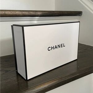 CHANEL Classic Black and White Box